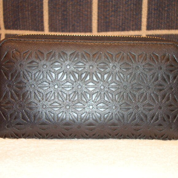 Tory Burch Robinson Floral Perforated Wallet GOOD CONDITION! - Picture 3 of 14